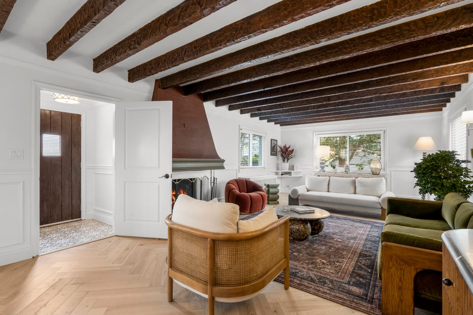 200 Larchmont Avenue Photo 6