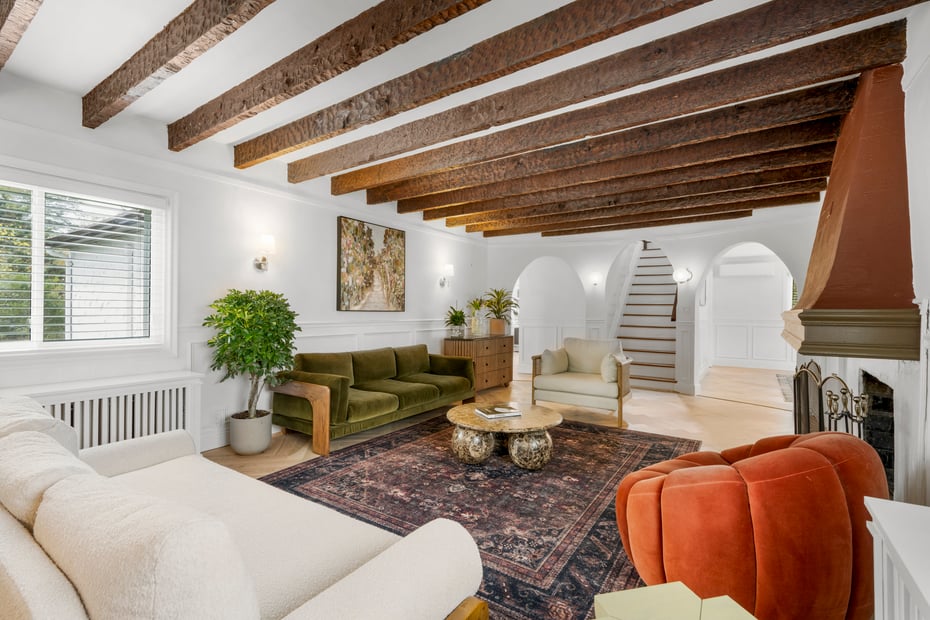 200 Larchmont Avenue Photo 8