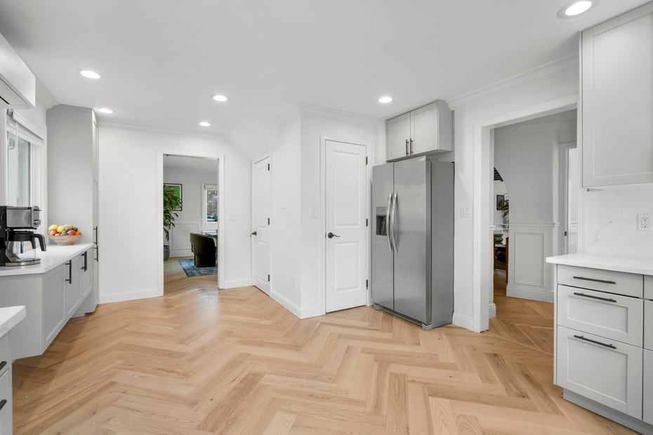 200 Larchmont Avenue Photo 13