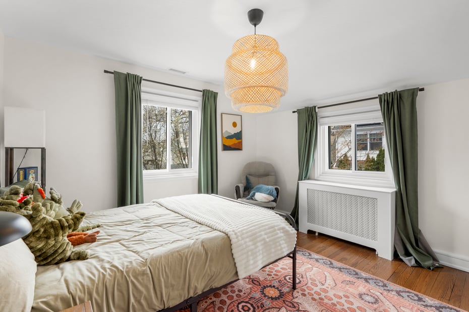 200 Larchmont Avenue Photo 20