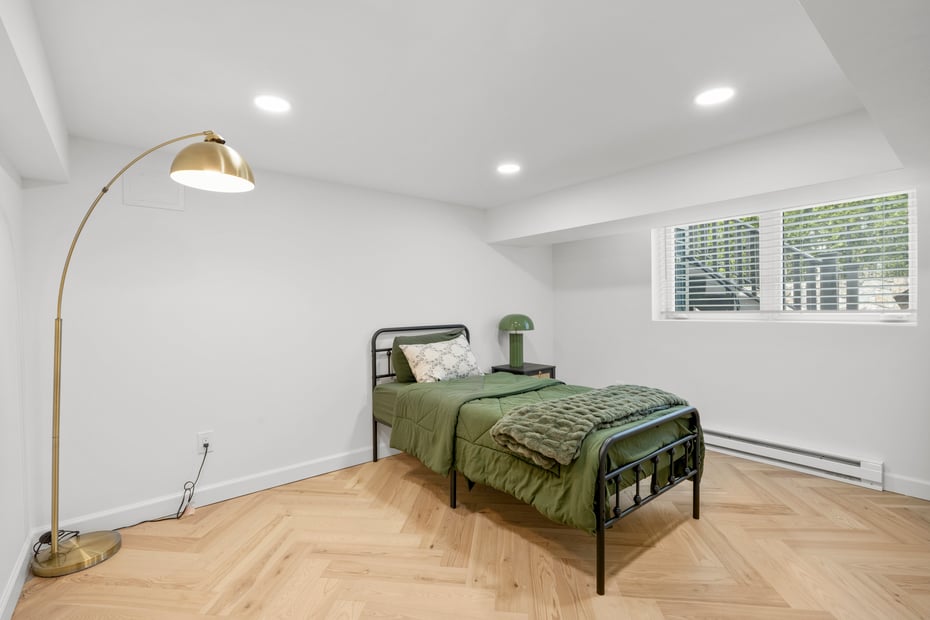 200 Larchmont Avenue Photo 28