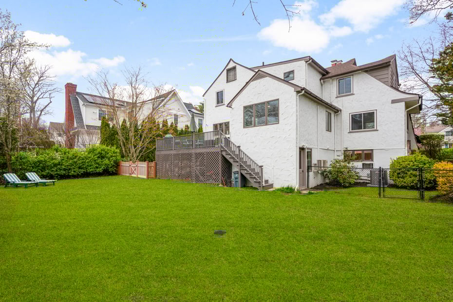 200 Larchmont Avenue Photo 37