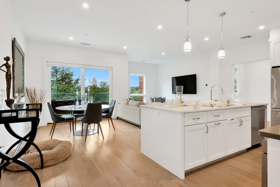 8 Boulevard W  #Penthouse 1 Photo 3