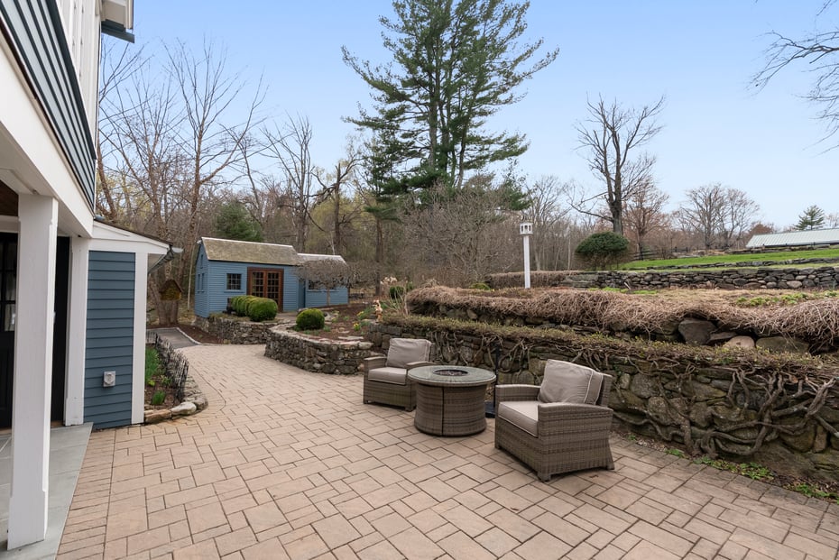 127 Steele Road Photo 5