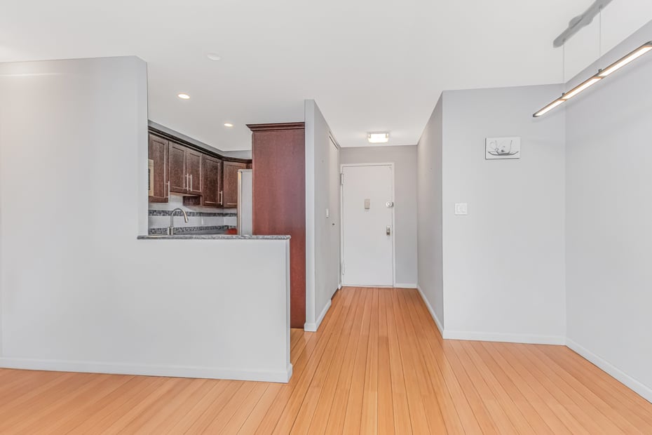 1874 Pelham Parkway S  #4A Photo 4