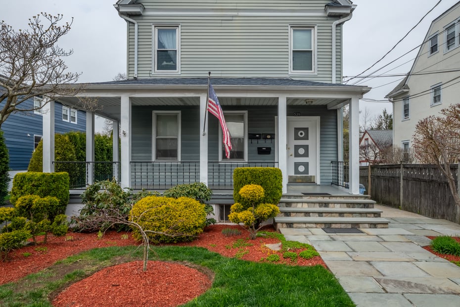 538 Jefferson Avenue Photo 4