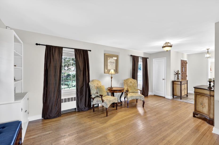 18 Taylor Road Photo 8