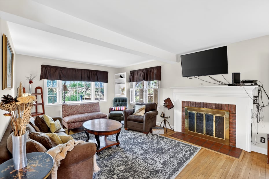 18 Taylor Road Photo 9