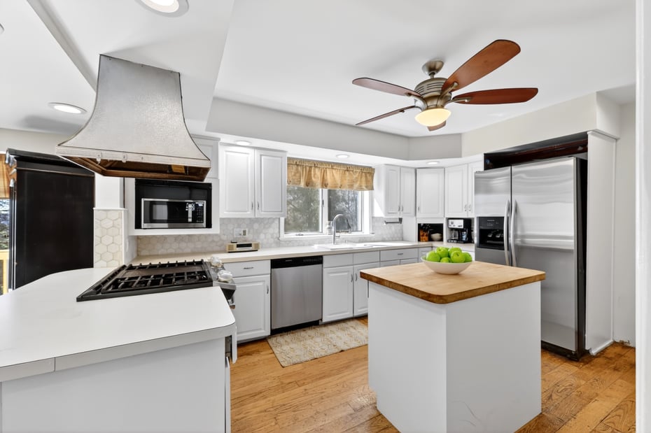 18 Taylor Road Photo 10