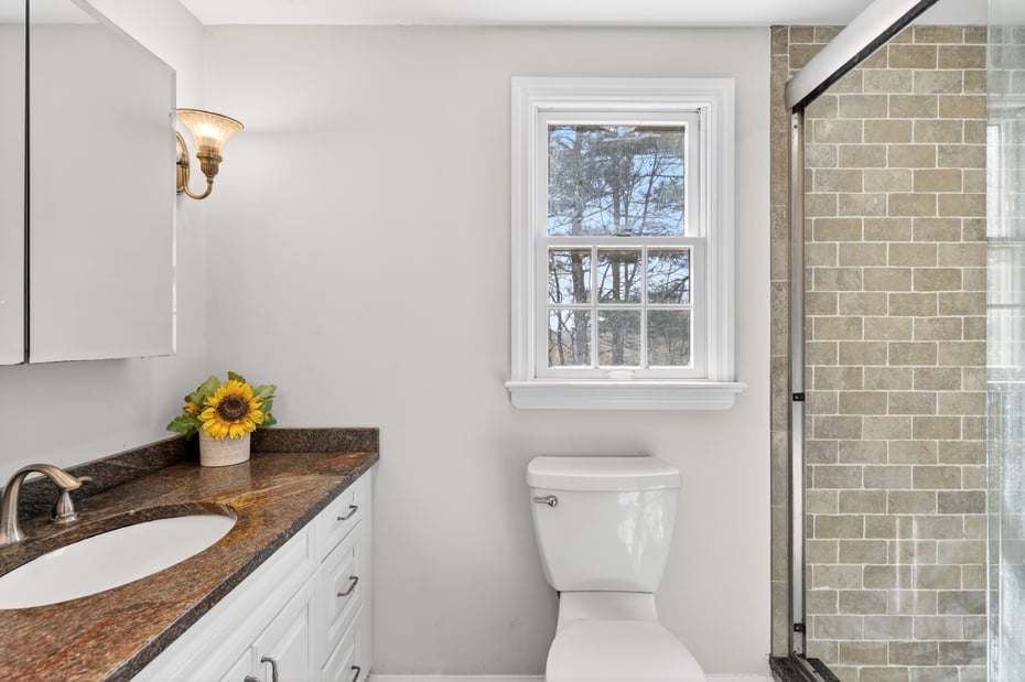 18 Taylor Road Photo 17