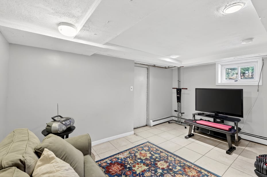 18 Taylor Road Photo 28