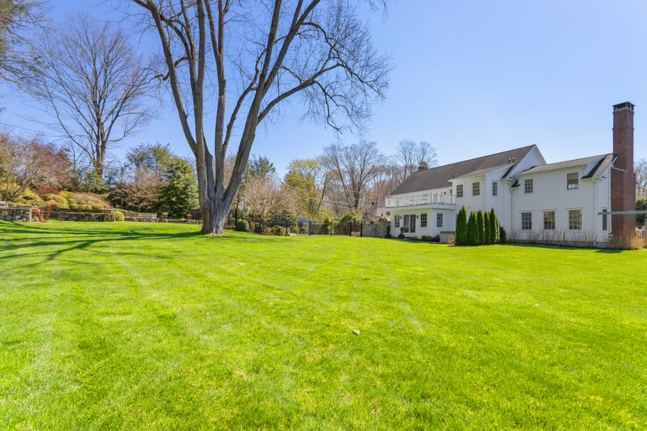 119 Long Lots Road Photo 2
