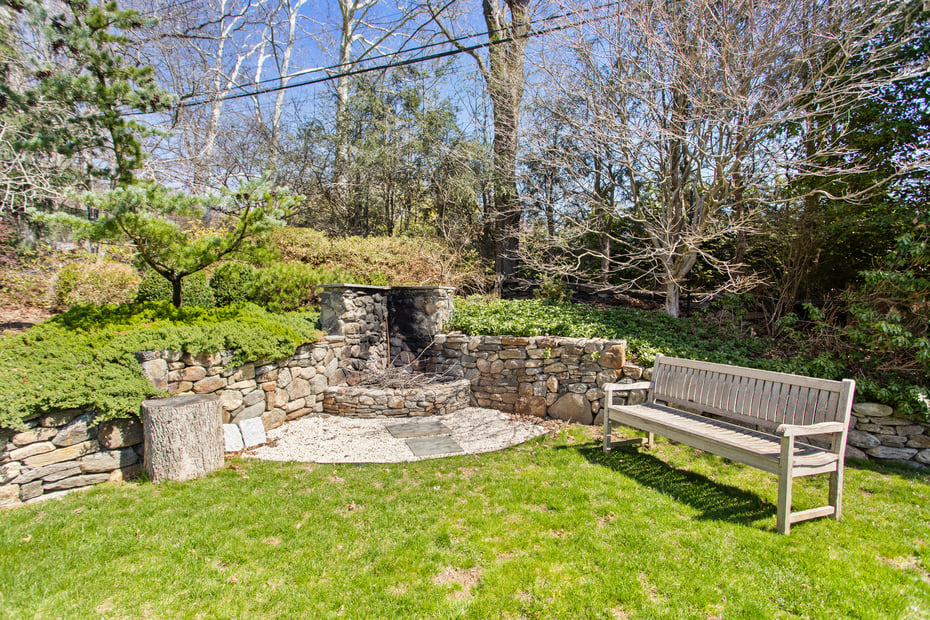 119 Long Lots Road Photo 32