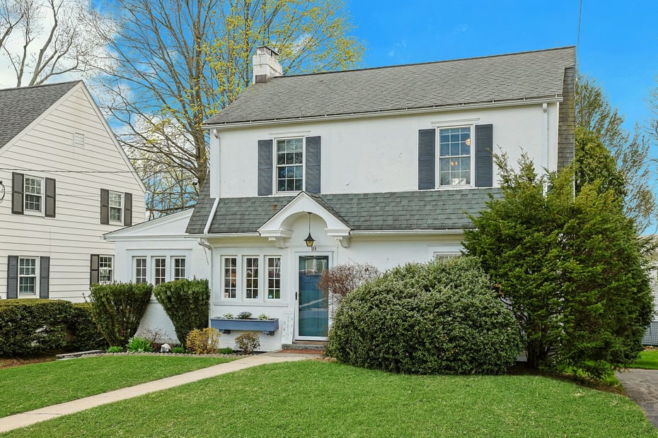 18 Austin Place Photo 2