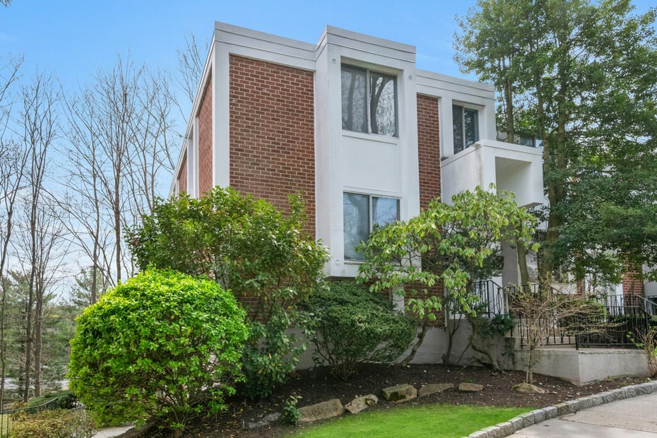 1211 Colony Drive Photo 1