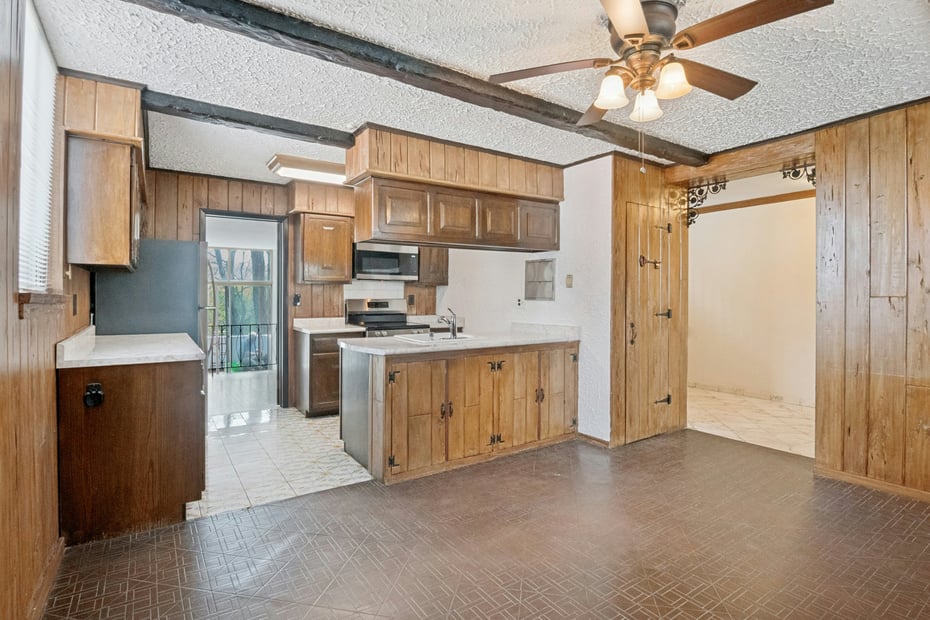 1211 Colony Drive Photo 6