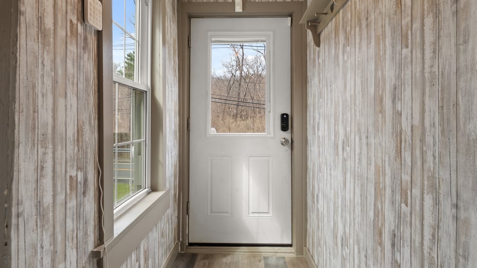 3186 Main St Photo 3