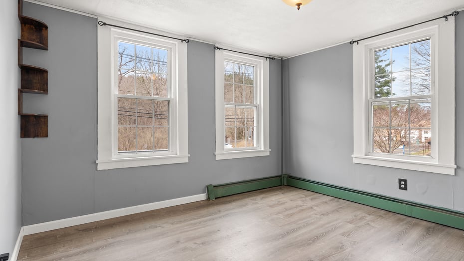 3186 Main St Photo 5