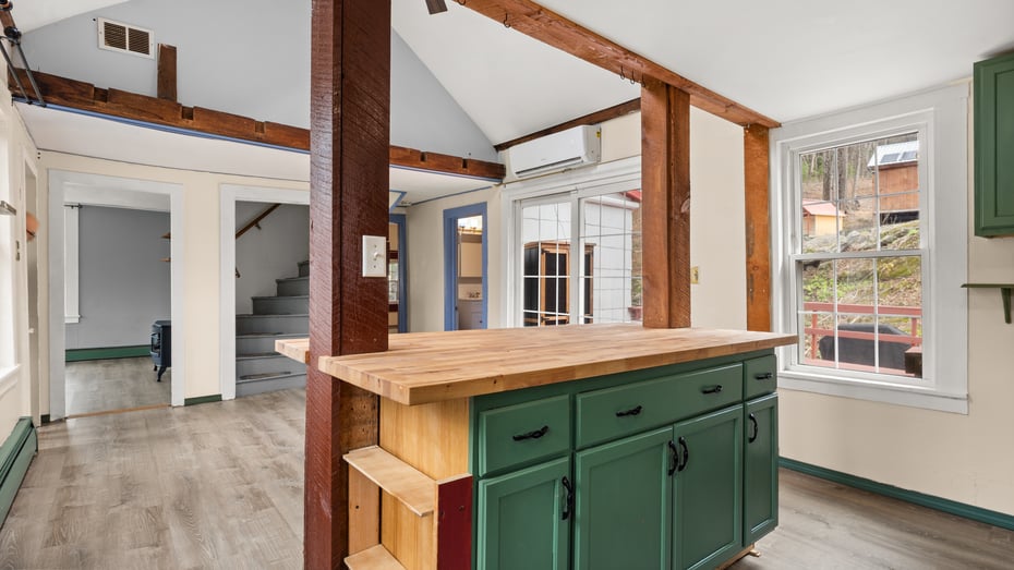 3186 Main St Photo 10