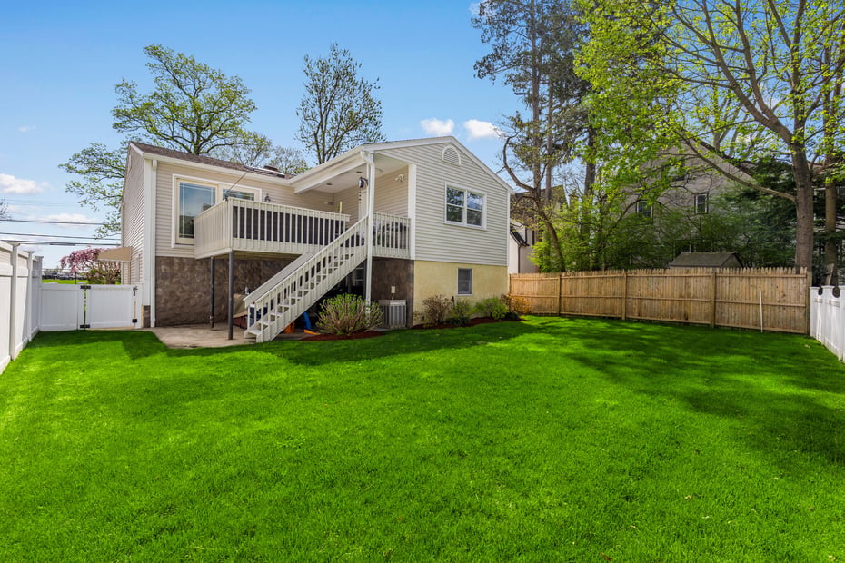 239 Davis Avenue Photo 23