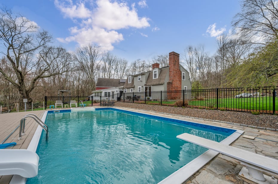 49 Upper Road Photo 10