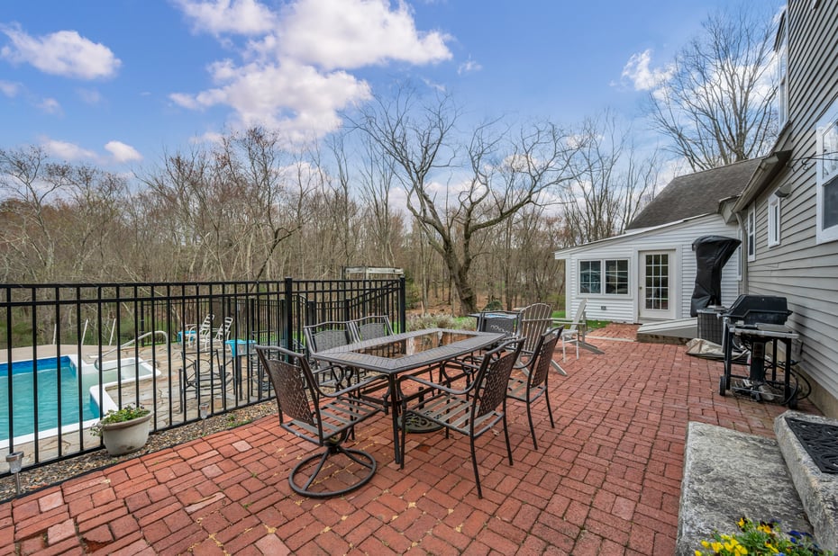 49 Upper Road Photo 11