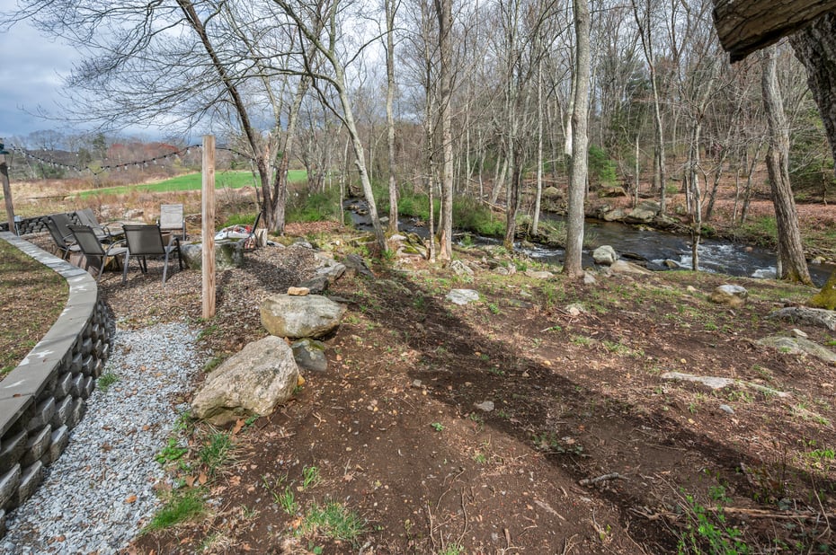 49 Upper Road Photo 12