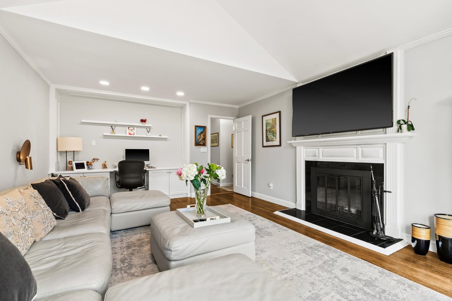 1 Redbrooke Place Photo 12