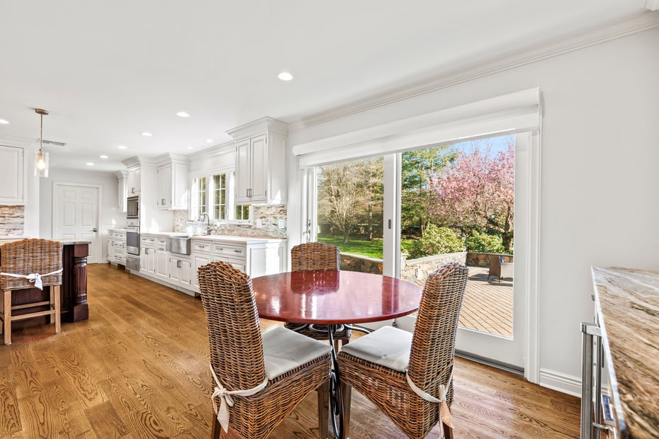 1 Redbrooke Place Photo 16