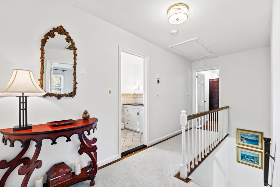 1 Redbrooke Place Photo 21