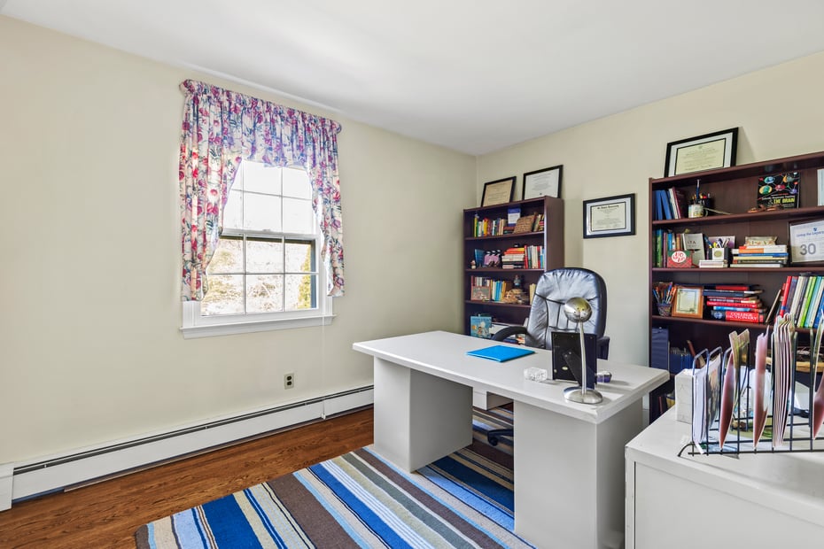 1 Redbrooke Place Photo 27