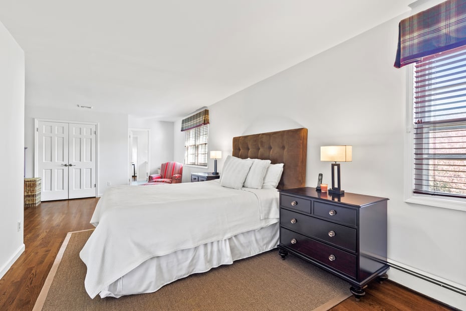 1 Redbrooke Place Photo 29