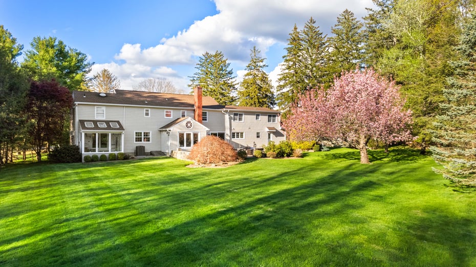1 Redbrooke Place Photo 37