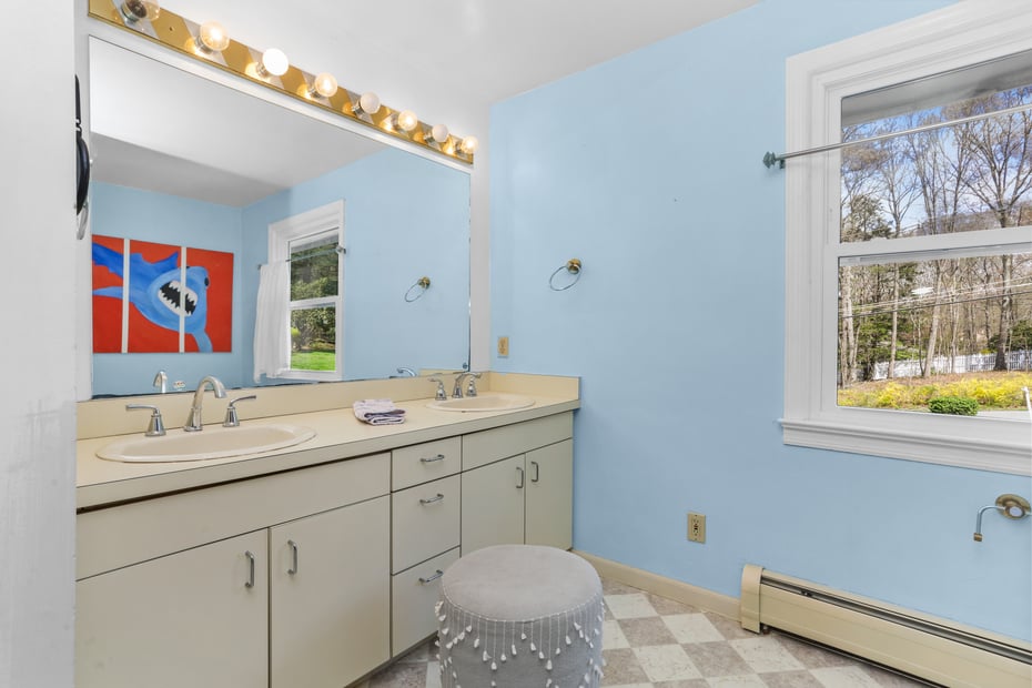 34 Glen Drive Photo 32