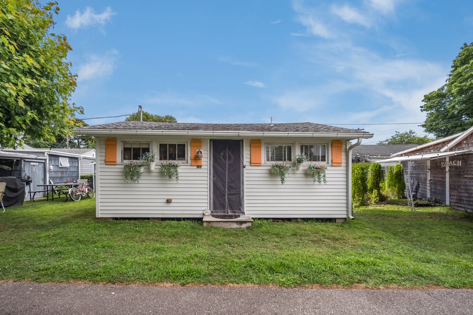 92 Fourth Avenue Photo 13