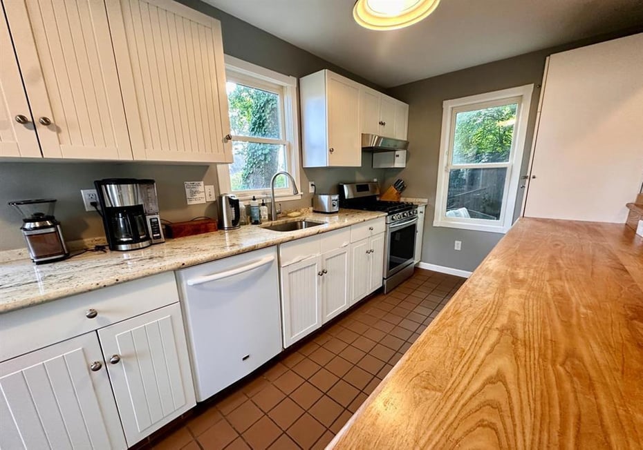 44 Warren Street Photo 10