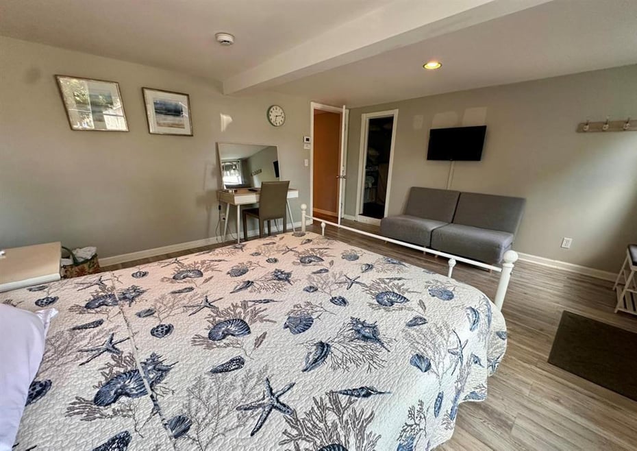 44 Warren Street Photo 19
