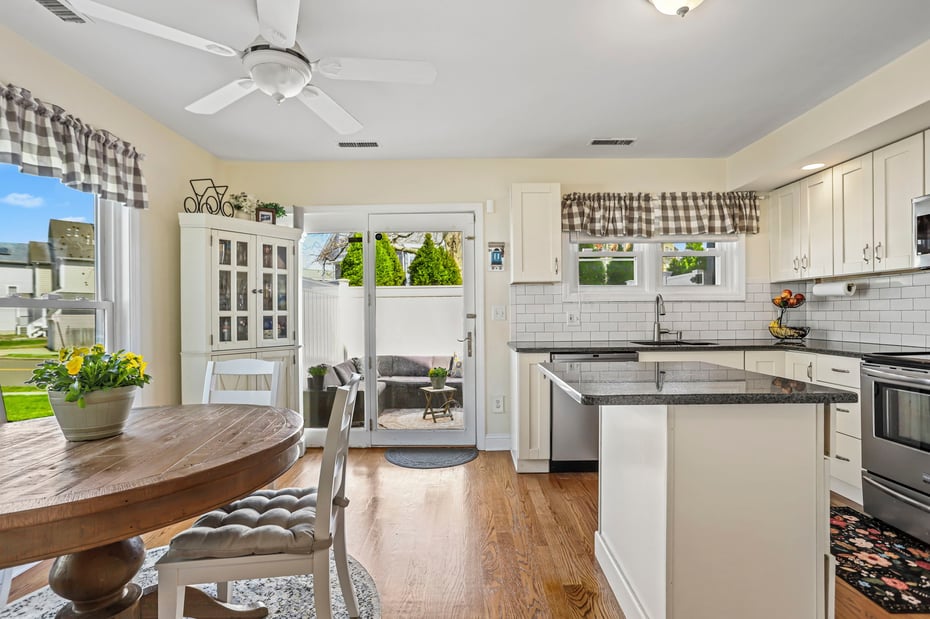 4 Seabreeze Avenue  #B Photo 15