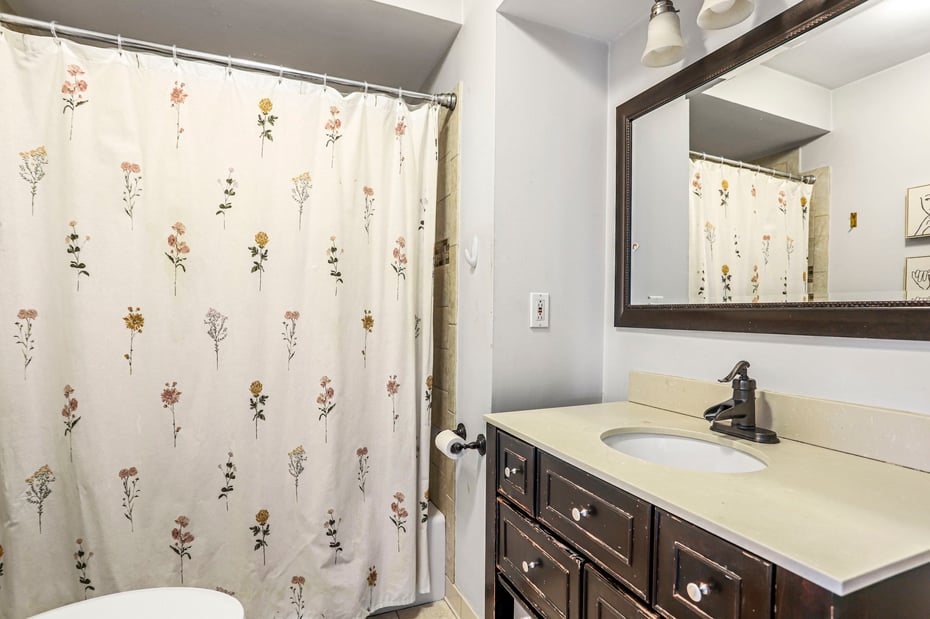 4 Seabreeze Avenue  #B Photo 23
