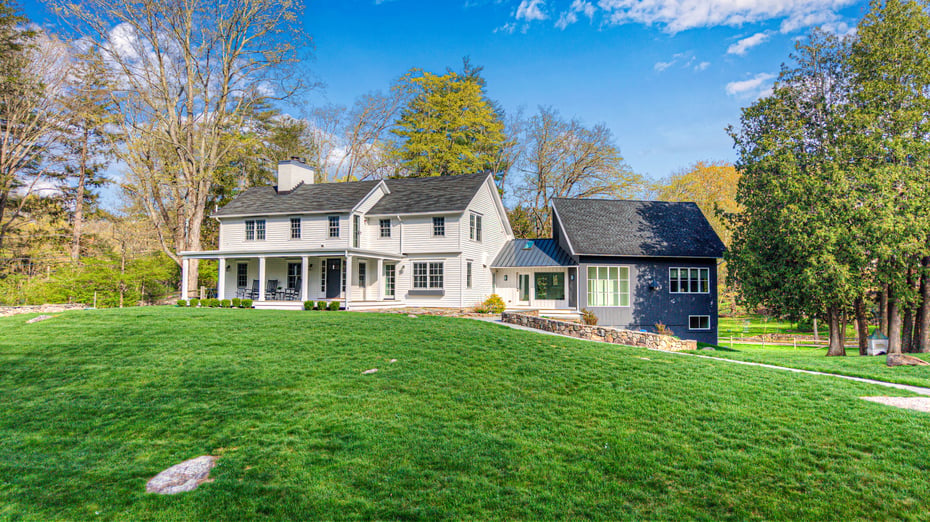 10 Cedar Lane Photo 2