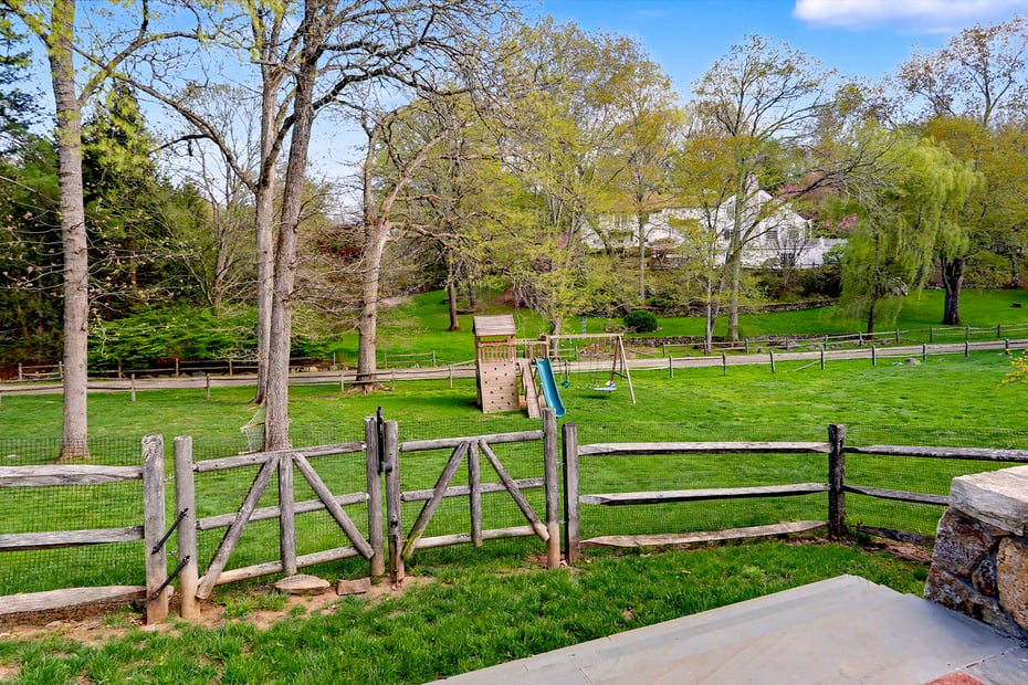 10 Cedar Lane Photo 28