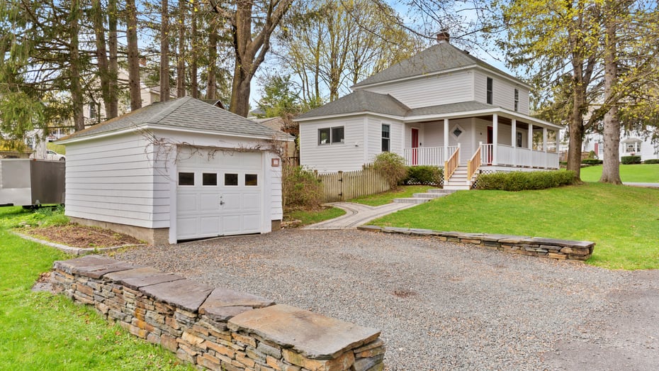 11 Lawton St Photo 3