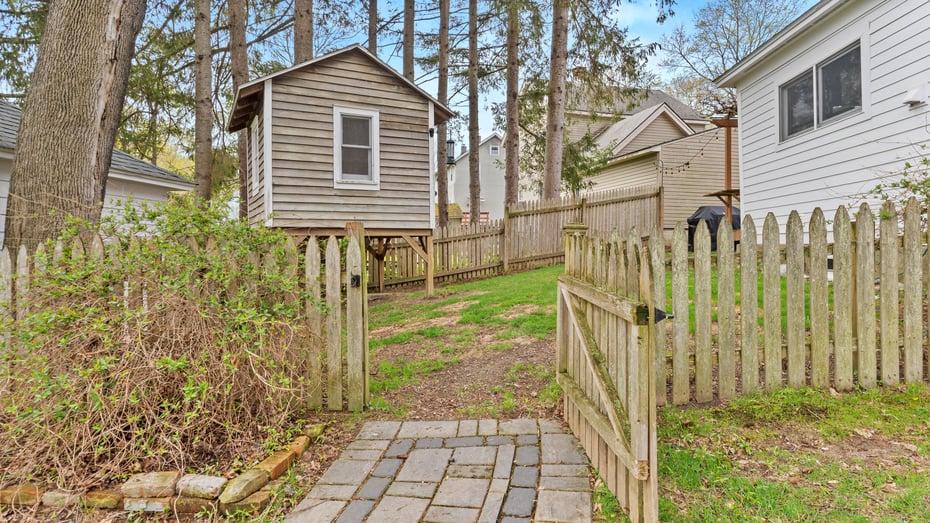 11 Lawton St Photo 27