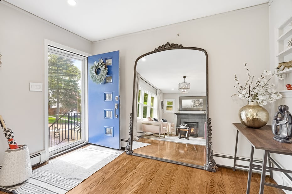 87 Lakeview Avenue Photo 4