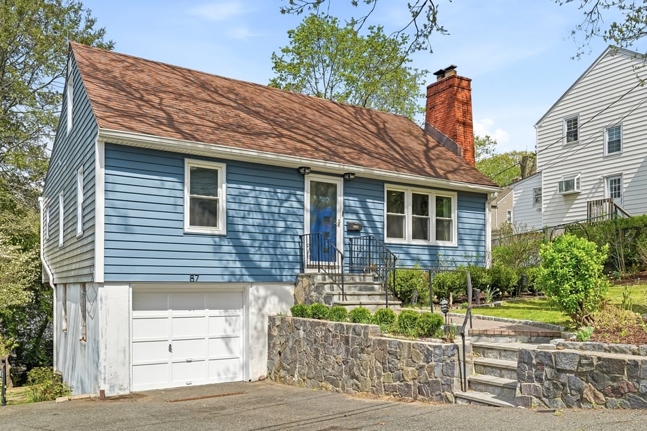 87 Lakeview Avenue Photo 3