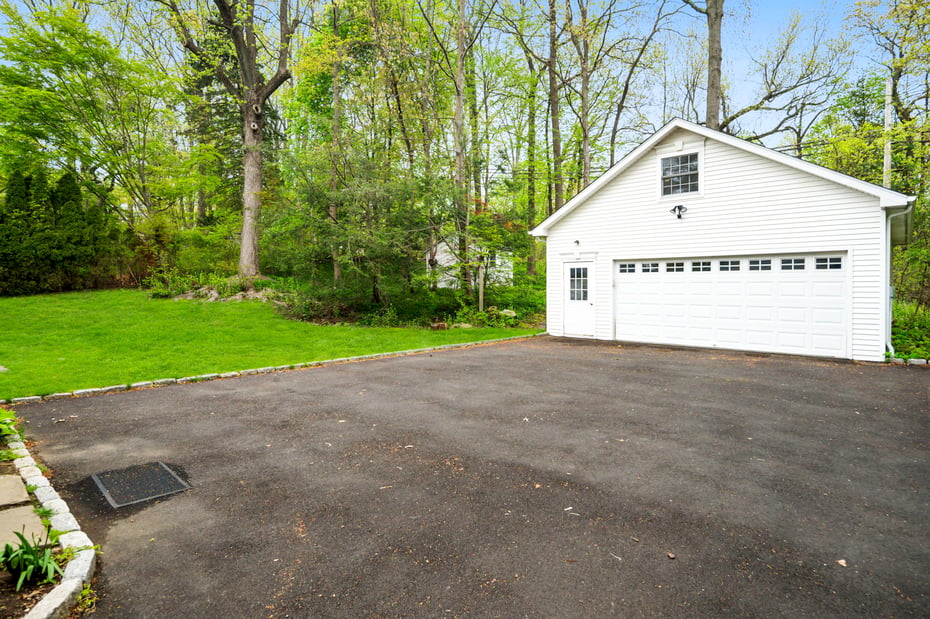 33 Circle Drive Photo 6