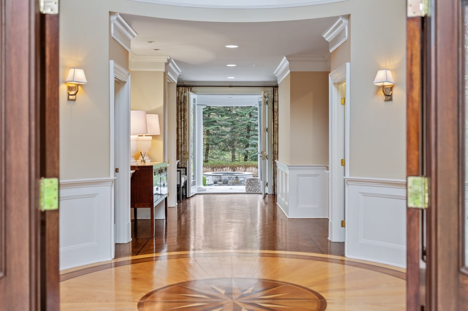 7 Spruce Meadow Court Photo 5