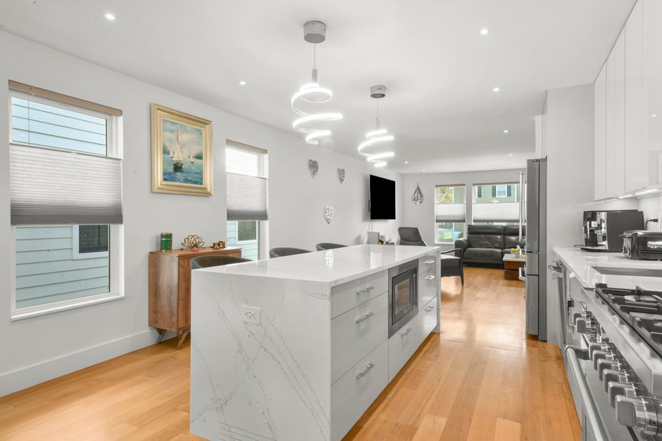 208 Florence Street Photo 6