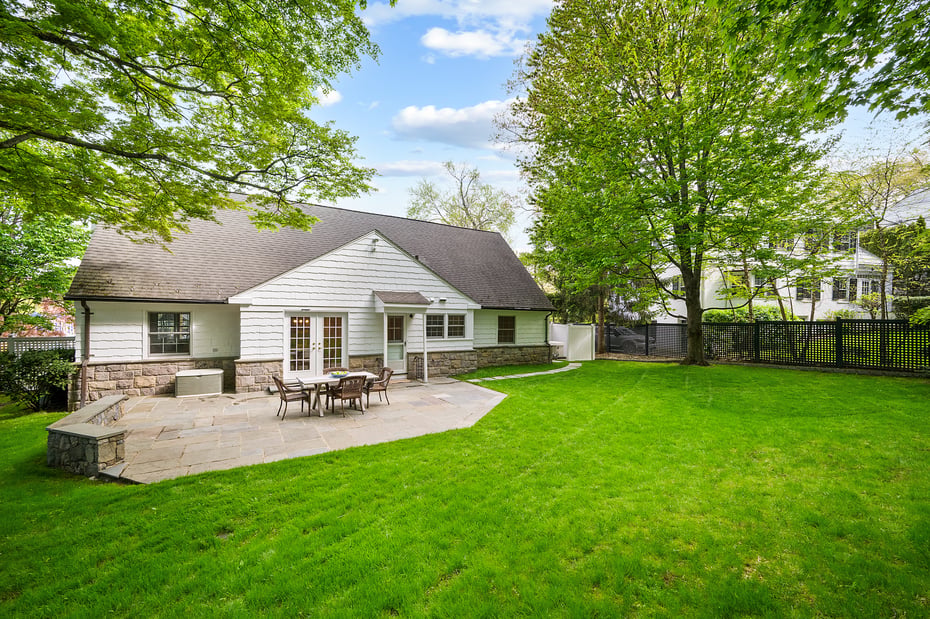52 Midland Avenue Photo 4