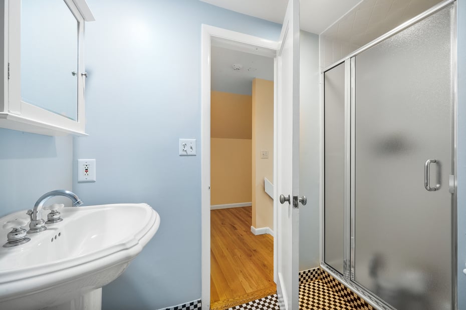 52 Midland Avenue Photo 26